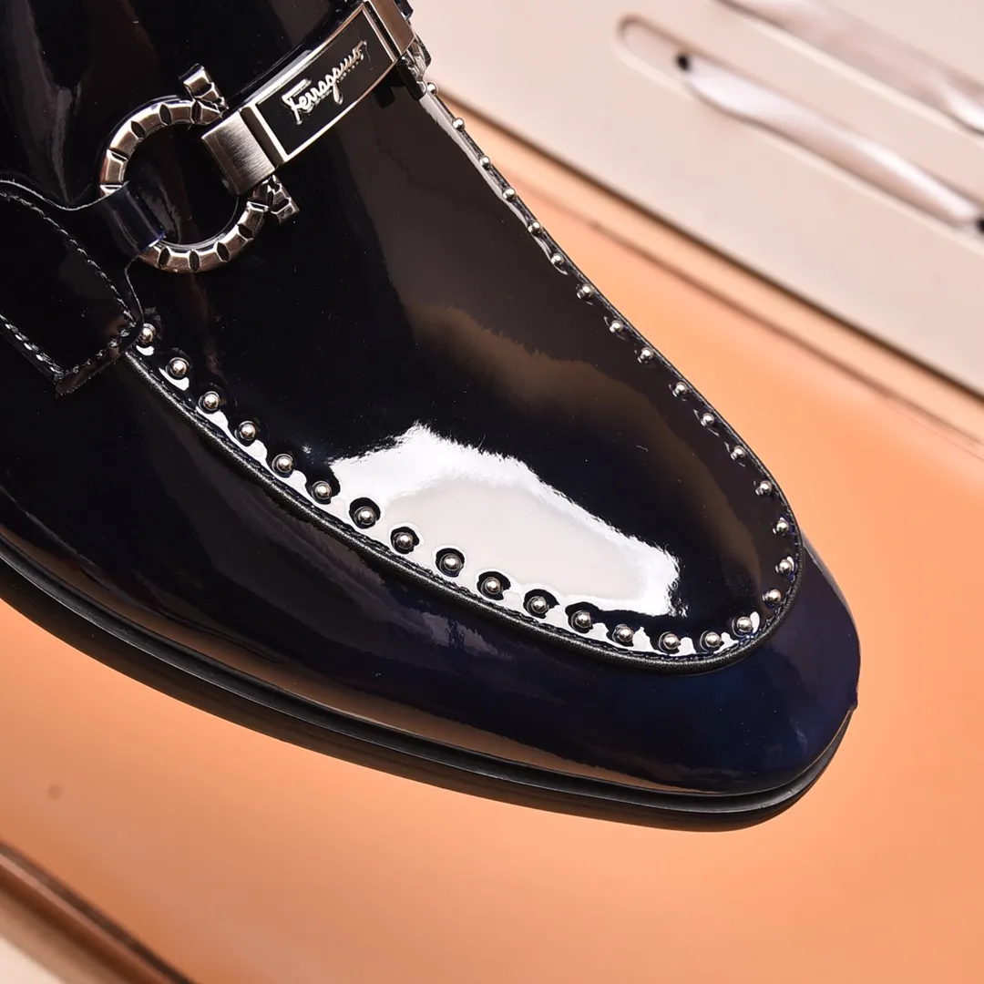 Men's shoes 💰540📛📛(water-dyed cowhide) Salvatore Ferragamo high-end (Salvatore Ferragamo) is the world's top luxury footwear brand. It comes from the fashion kingdom of Italy and is famous all over the world for its traditional handmade design and novel styles...🚶🏻🚶🏻New suit shoes are available simultaneously at the counter. This model is purely handmade. The fabric is imported from Italy's original first-layer cowhide. Soft water-dyed cowhide lining. Original authentic outsole🌀🌀Size: 38➖45